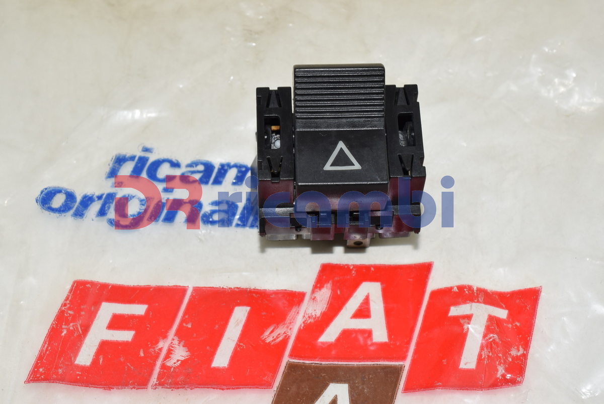 INTERRUTTORE EMERGENZA 4 QUATTRO FRECCE FIAT 131 - AUTOBIANCHI A112 DR1088