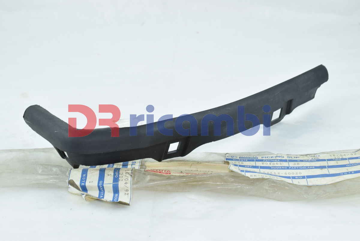 GUARNIZIONE DX PARAURTI POSTERIORE TOYOTA LAND CRUISER - TOYOTA 5255260020