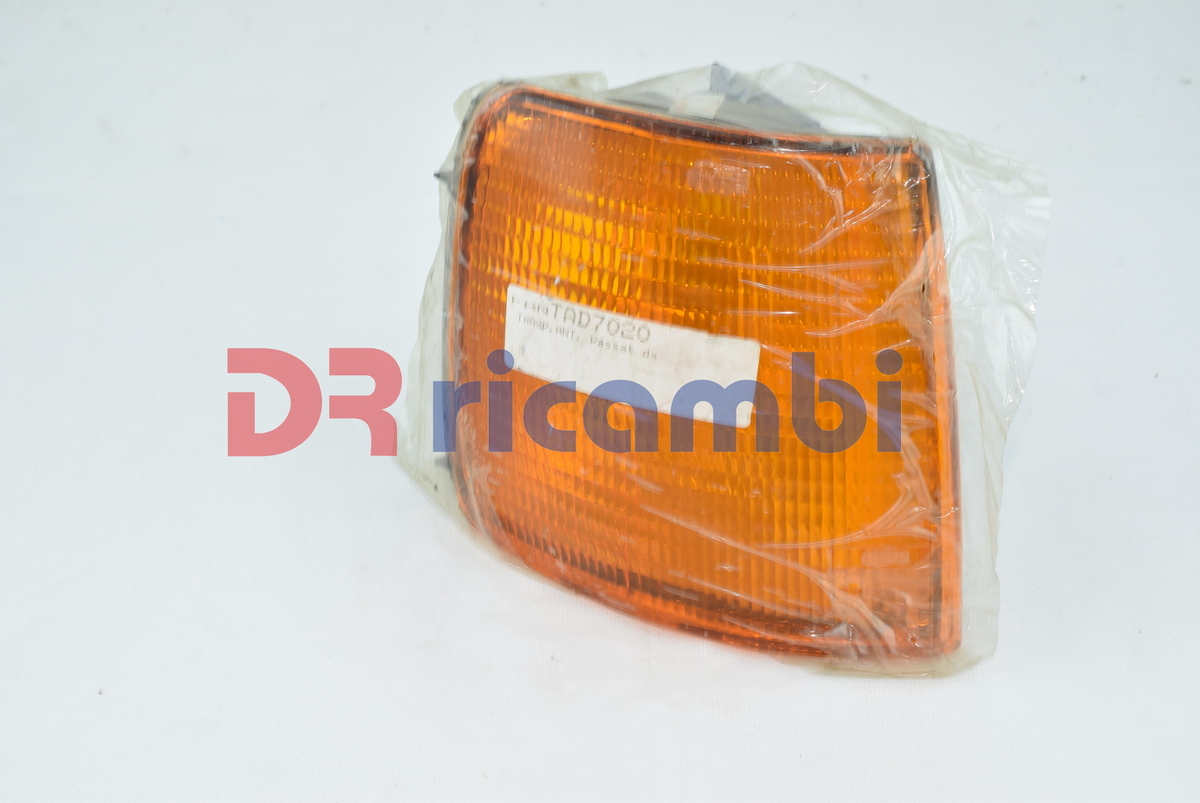 TRASPARENTE FANALE ANTERIORE FRECCIA DX VOLKSWAGEN PASSAT - DR RICAMBI TAD7020