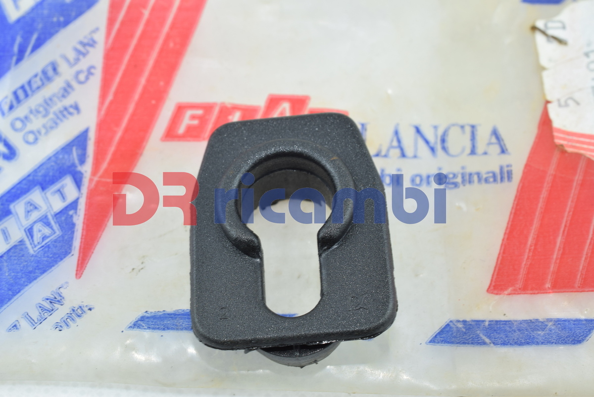 BOCCOLA CLIP ALLOGGIO ASTA SUP. COFANO FIAT LANCIA ALFA ROMEO FIAT 82467481