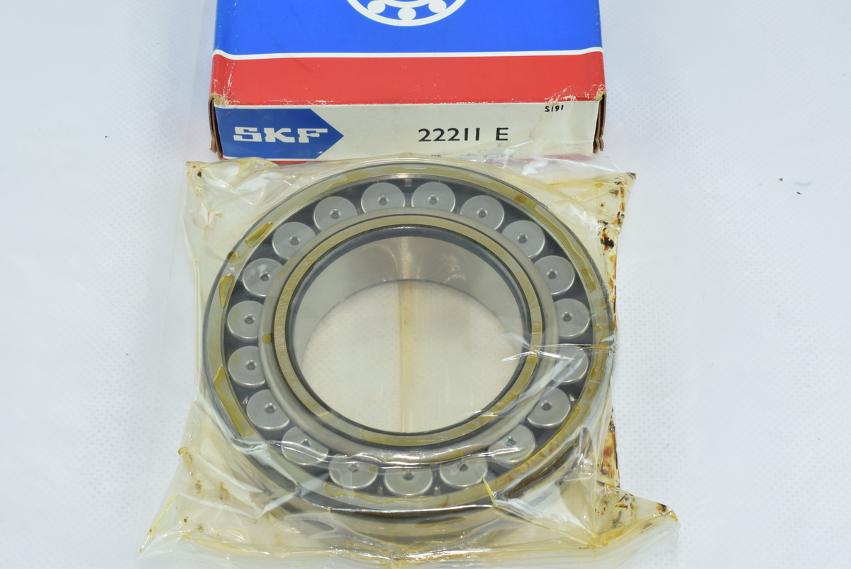 CUSCINETTO ORIENTABILE CON RULLI A BOTTE ADUE CORONE SKF 22211 E - D. 55x100x25