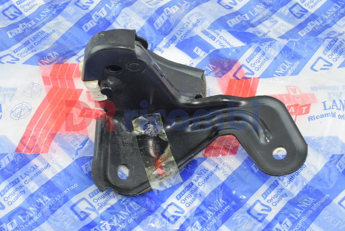 STAFFA SUPPORTO CENTRALE SEDILI POSTERIORE FIAT PUNTO 1999&gt;2010 FIAT 47304205