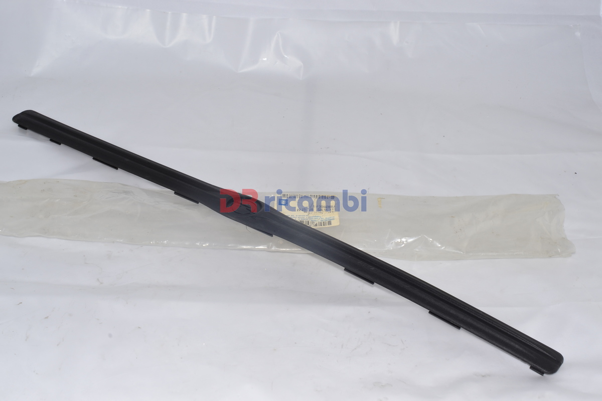 MODANATURA INTERNA PANNELLO BATTICALCAGNO ANTERIORE OPEL OMEGA B - OPEL 90440699