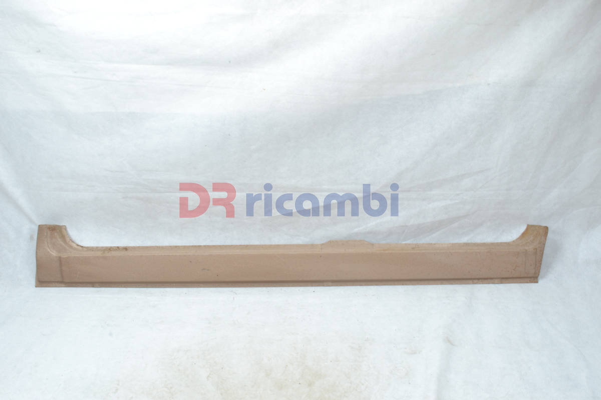 FASCIONE LAMIERA SOTTOPORTA LATO SINISTRO FIAT 124 - DR RICAMBI DR1594