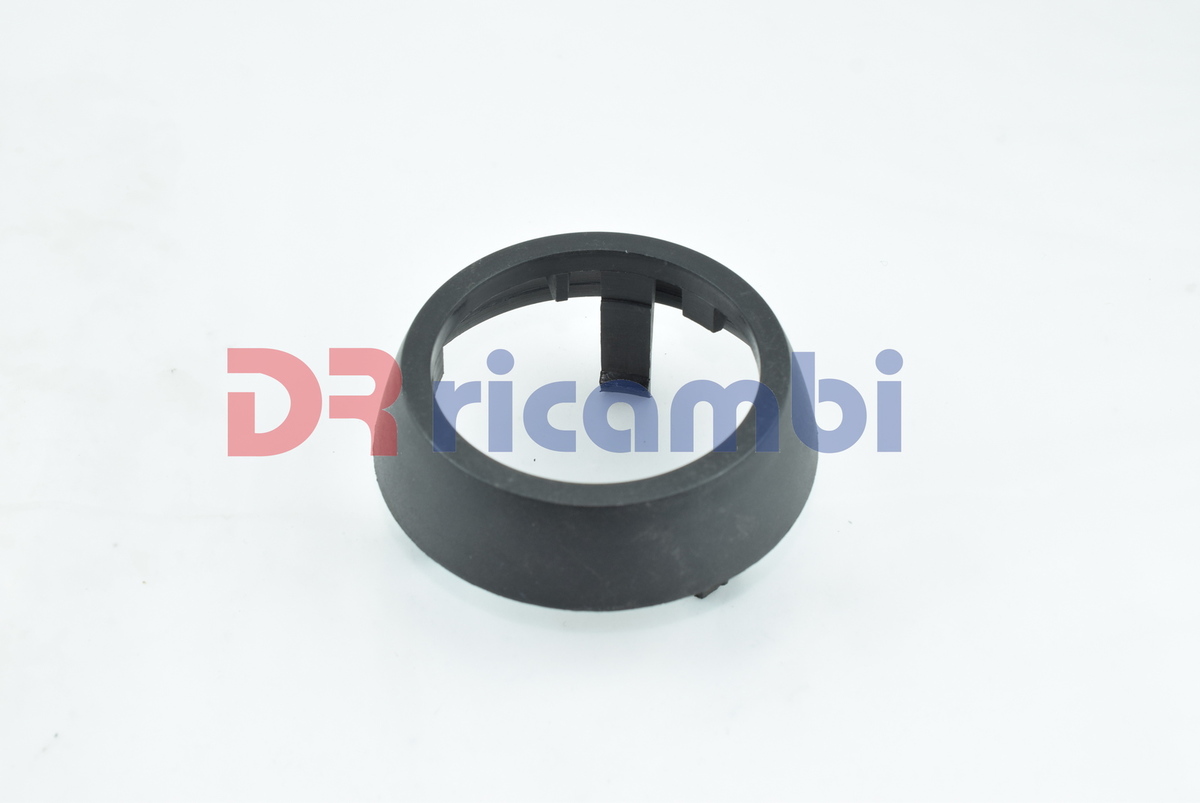 GHIERA RIVESTIMENTO IN PLASTICA PER CLACSON FIAT 127  FIAT 4246763 