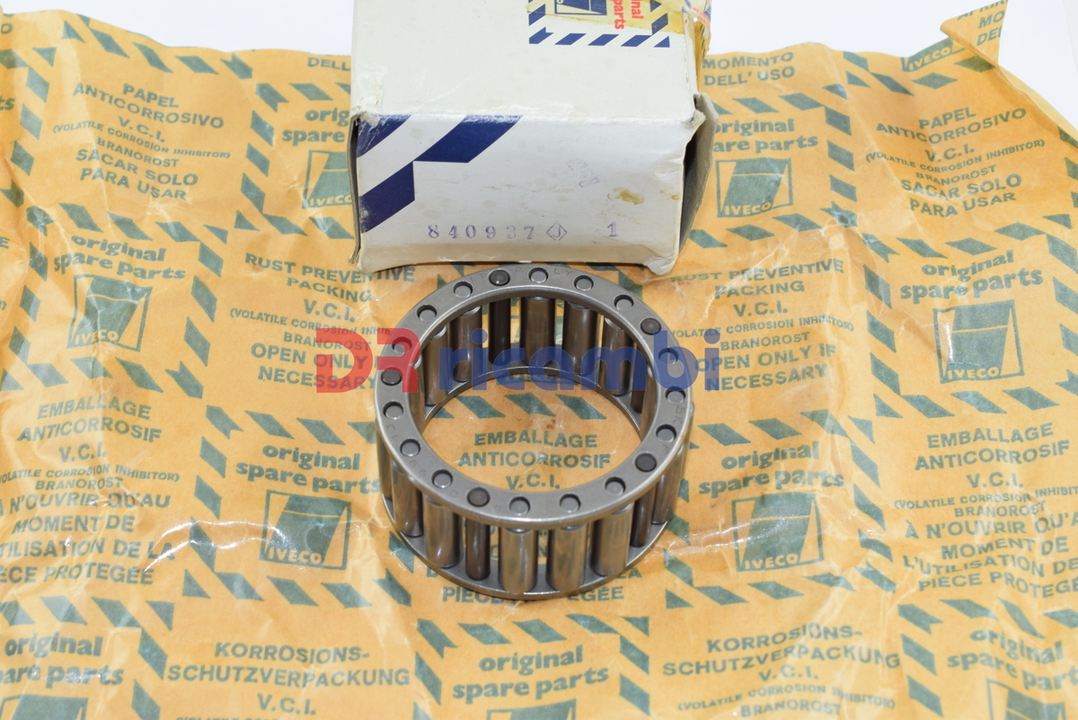 CUSCINETTO GABBIA A RULLI ALBERO CAMBIO IVECO 840937 SKF AR 609913  D. 48x64x30