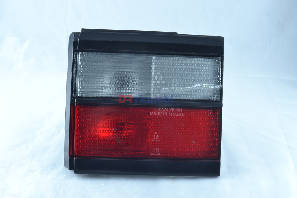 FANALE LUCE STOP POSTERIORE DESTRO VOLKSWAGEN PASSAT VARIANT Dal 1988 &gt;   084804