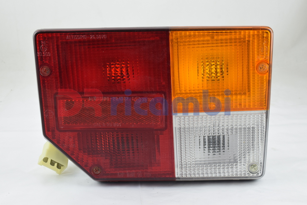 FANALE ALTISSIMO LUCE POSTERIORE DESTRA PER FIAT 128 CL - LA AUTO PARTI LPD 444