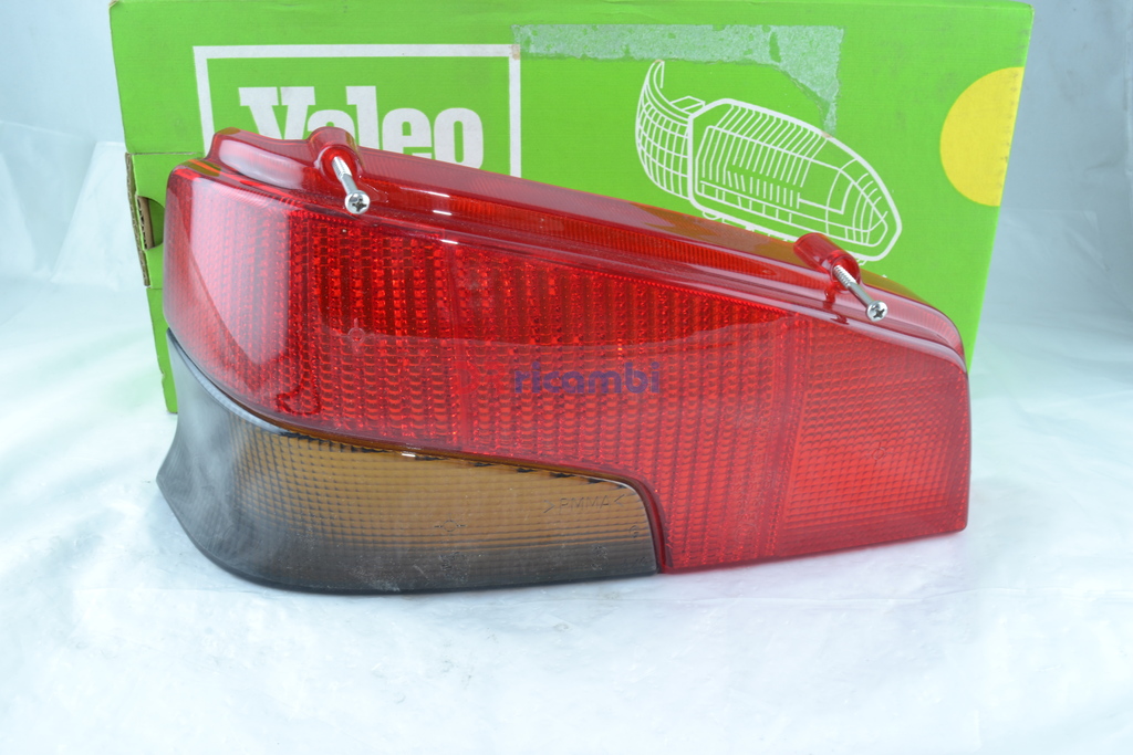 PLASTICA TRASPARENTE FANALE LUCE STOP POSTERIORE SINISTRO PEUGEOT 106 - 084612