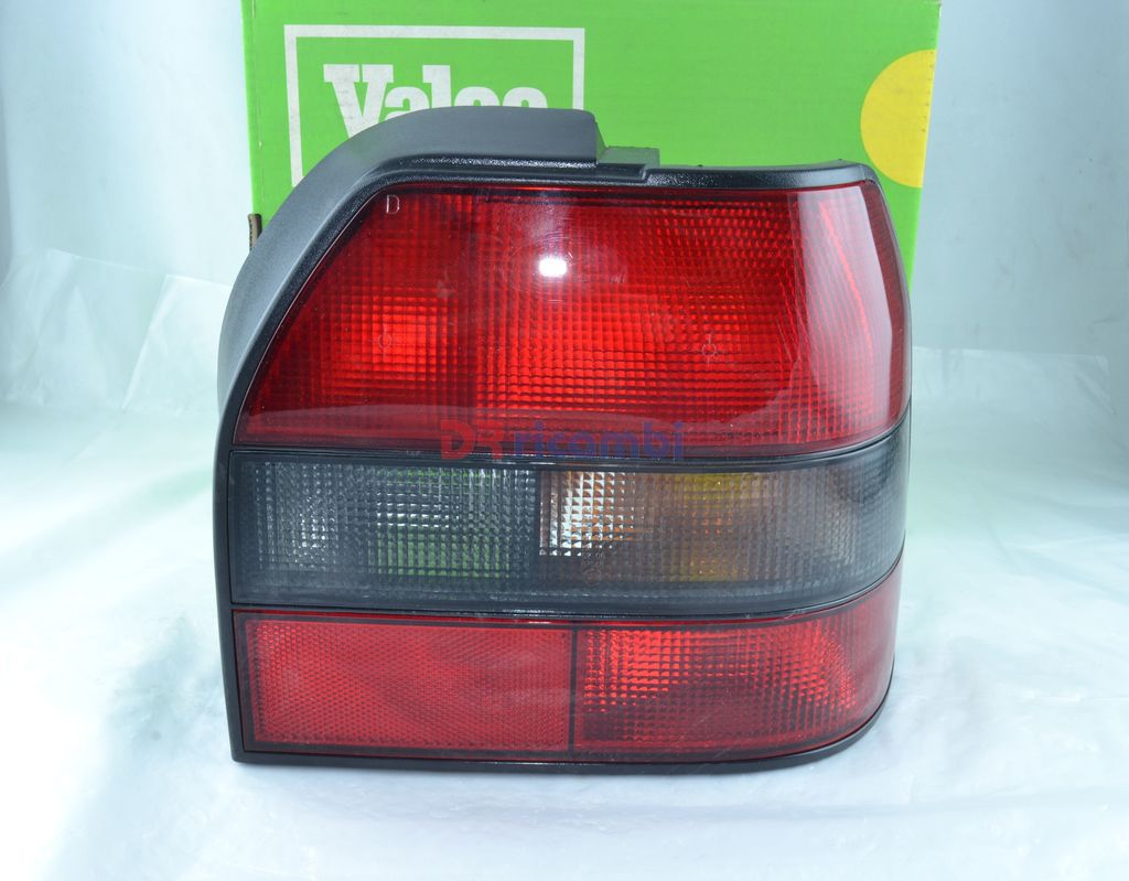 FANALE LUCE STOP POSTERIORE DESTRO ROSSO FUME' RENAULT R19 Dal 92 &gt; VALEO 084081