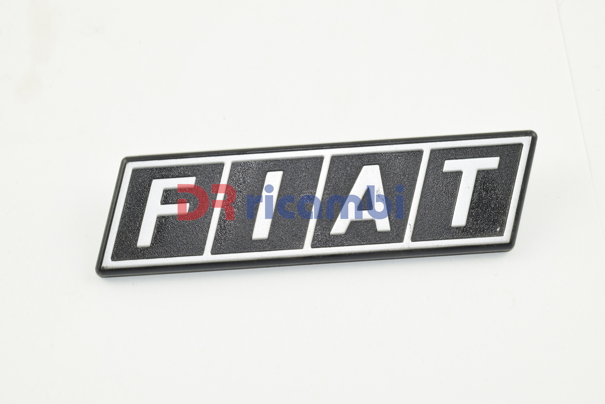 LOGO SIGLA MODELLO FREGIO &quot; FIAT &quot; DR0320