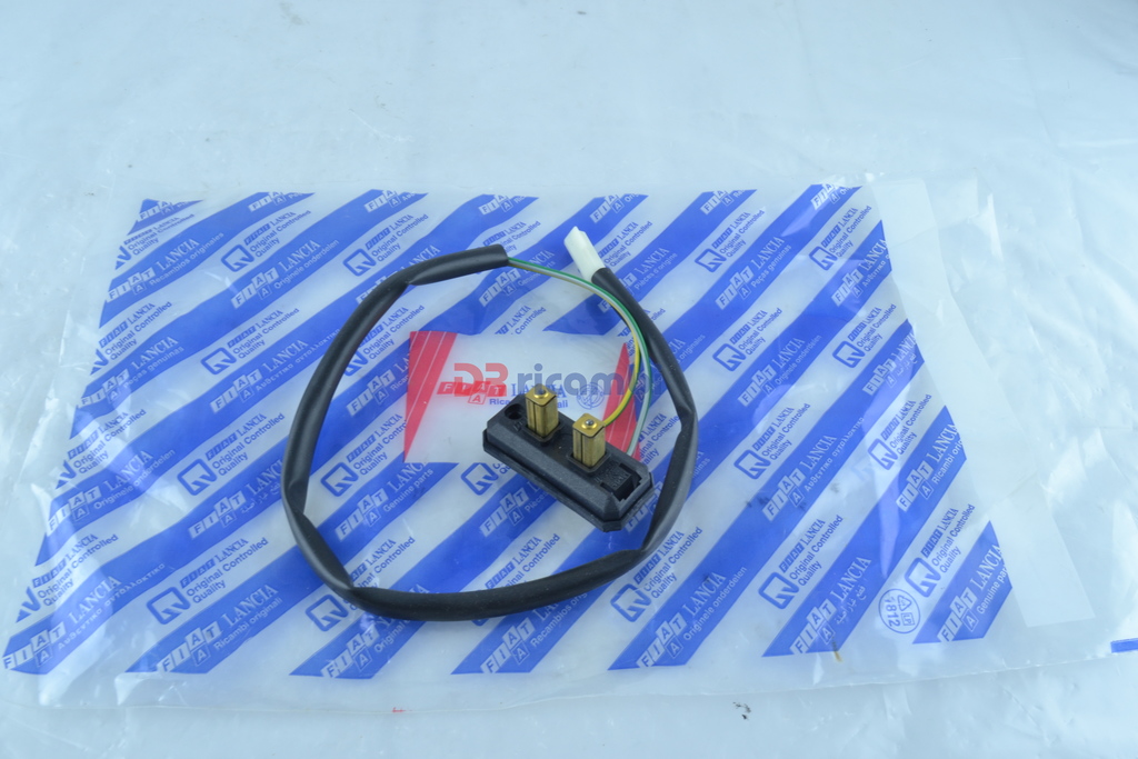 CONNESSIONE INTERRUTTORE CONTATTO BAULE COFANO POSTERIORE LANCIA Y10 7600538