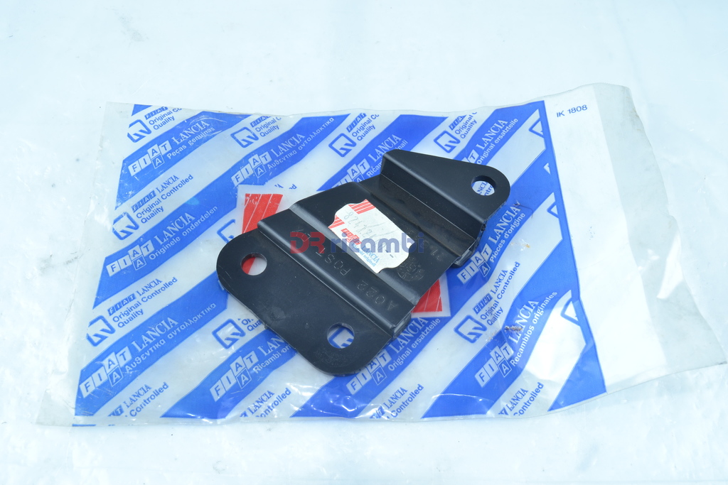 STAFFA SUPPORTO DX PARAURTI POST LANCIA DELTA PRISMA EPOCA - LANCIA 82412440