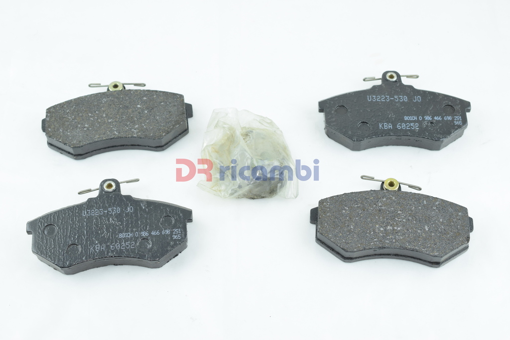 SERIE PASTIGLIE FRENO RUOTA ANTERIORE PER AUDI 80 90 COUPE' - BOSCH 0986466698