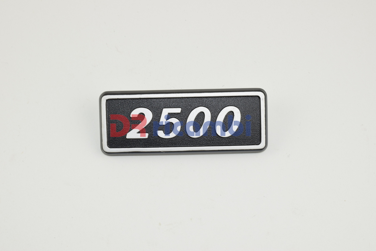 LOGO FREGIO SIGLA MODELLO FIAT &quot; 2500 &quot; DR0488