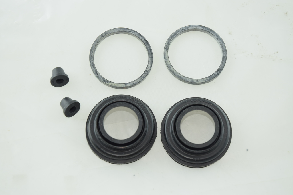 KIT GOMMINI REVISIONE PINZE FRENI POST. PER FIAT CROMA LANCIA THEMA Ø 36  603261