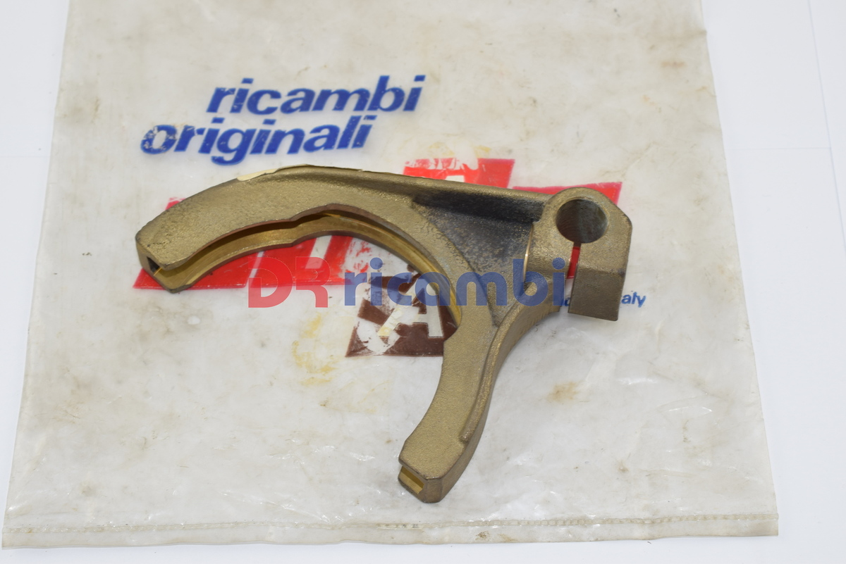 FORCELLA CAMBIO III° - IV° V.  FIAT 850 COUPE TRANSMISSION FORK - FIAT 4204682 