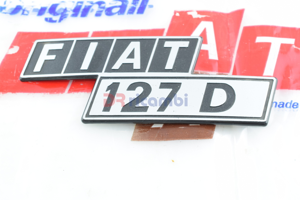 LOGO SIGLA MODELLO ' FIAT 127 D ' POSTERIORE FIAT 127 Diesel - FIAT 4475612/1