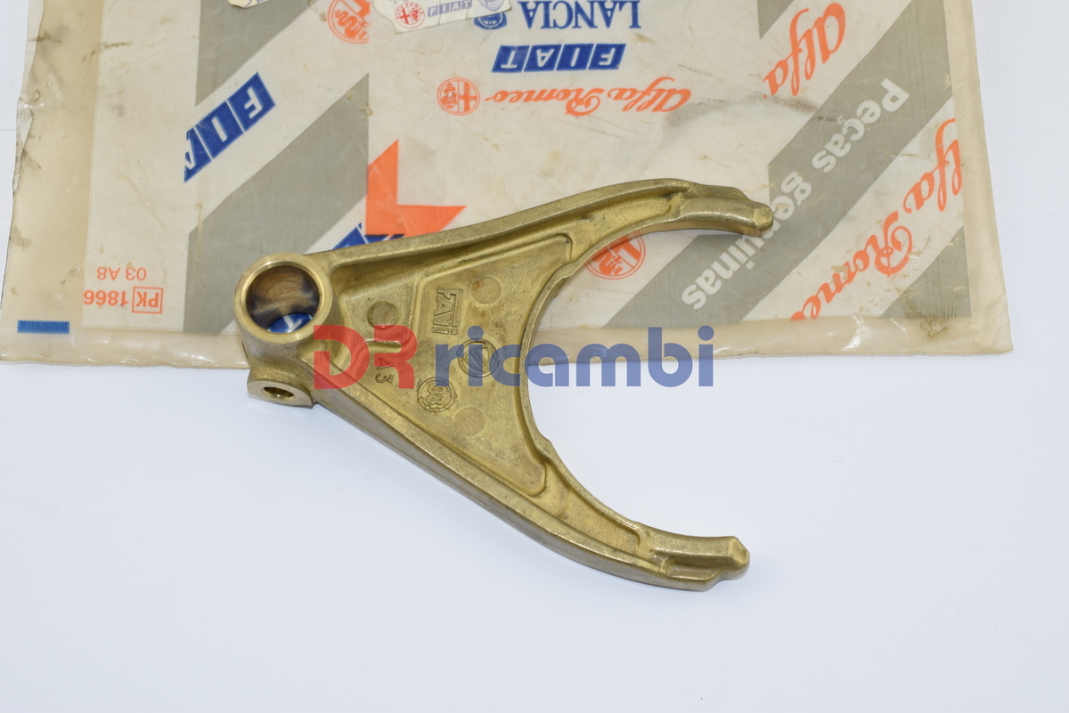 FORCELLA CAMBIO ALFA 145-146-GTV FIAT PUNTO BRAVO BRAVA COUPE' MULTIPLA 46549946