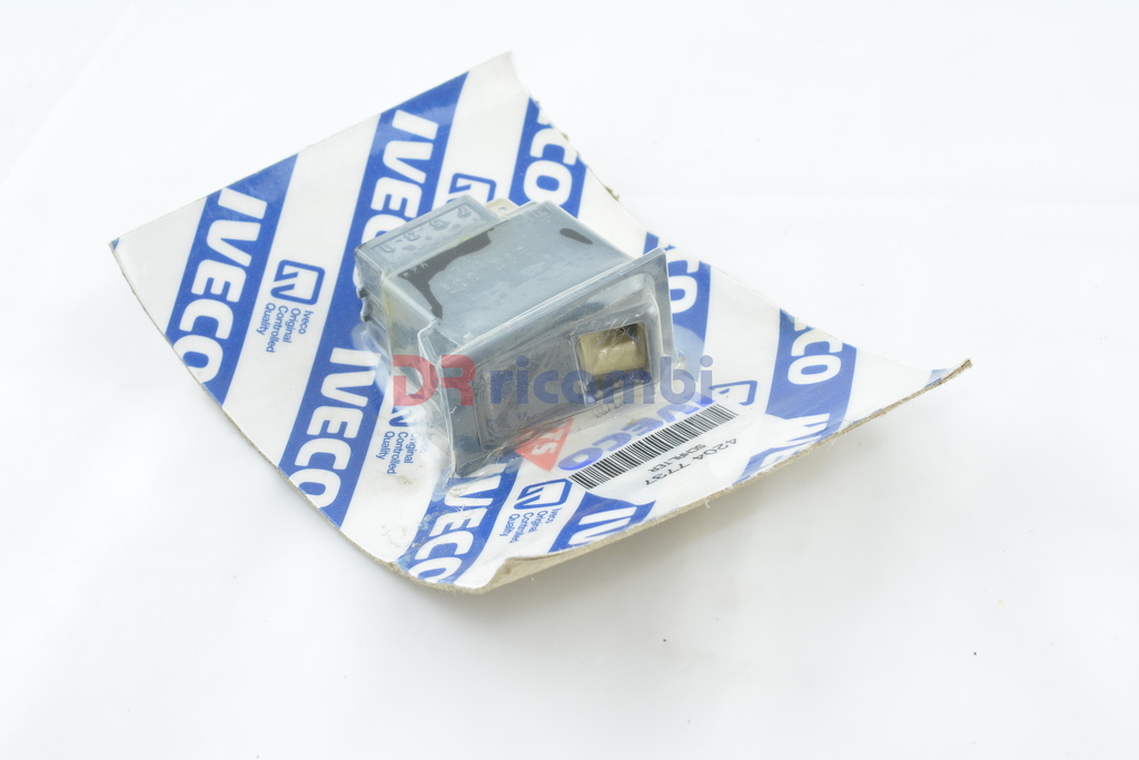 INTERRUTTORE ACCENSIONE LUCI RETRONEBBIA AUTOCARRI IVECO D'EPOCA IVECO  42047737