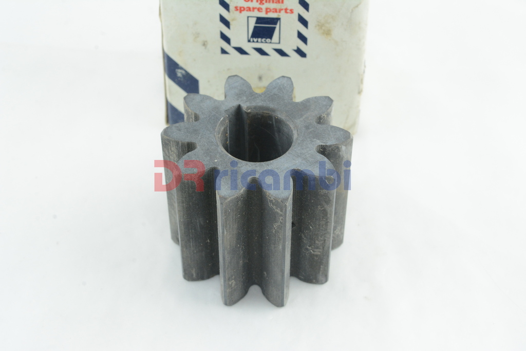 INGRANAGGIO CONDOTTO POMPA OLIO MOTORE PER FIAT 682 N2 N3 690 N1 - IVECO 718256 