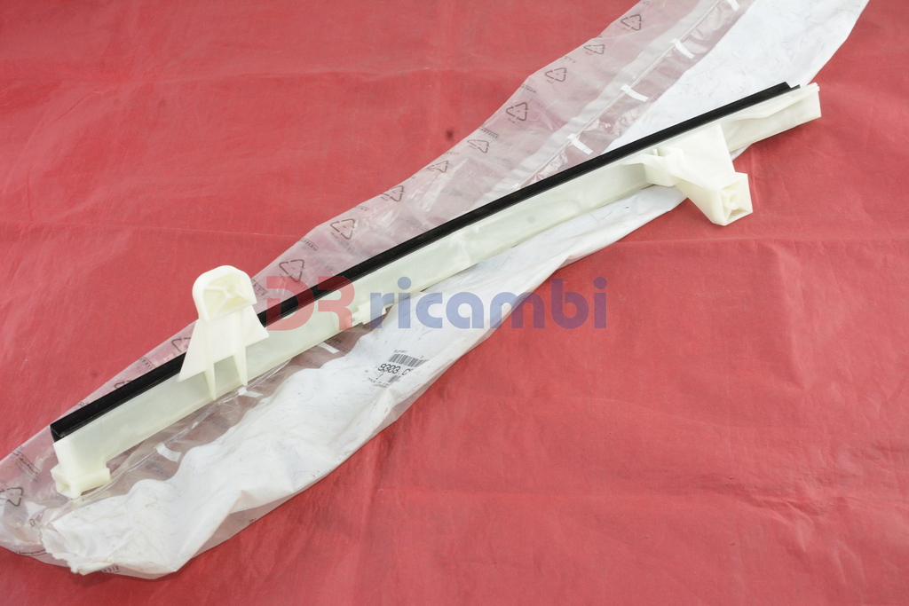 SUPPORTO GUIDA VETRO ANTERIORE DESTRO CITROEN SAXO PEUGEOT 106 - CITROEN 9303.C8