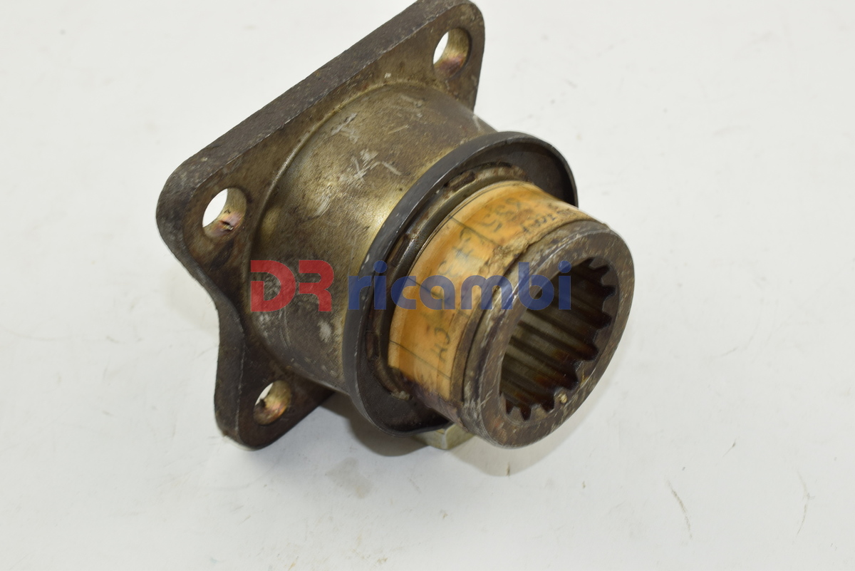 MANICOTTO POSTERIORE CAMBIO FIAT 616N3/4 IVECO 50 60 70 OM 65 - IVECO 8556739