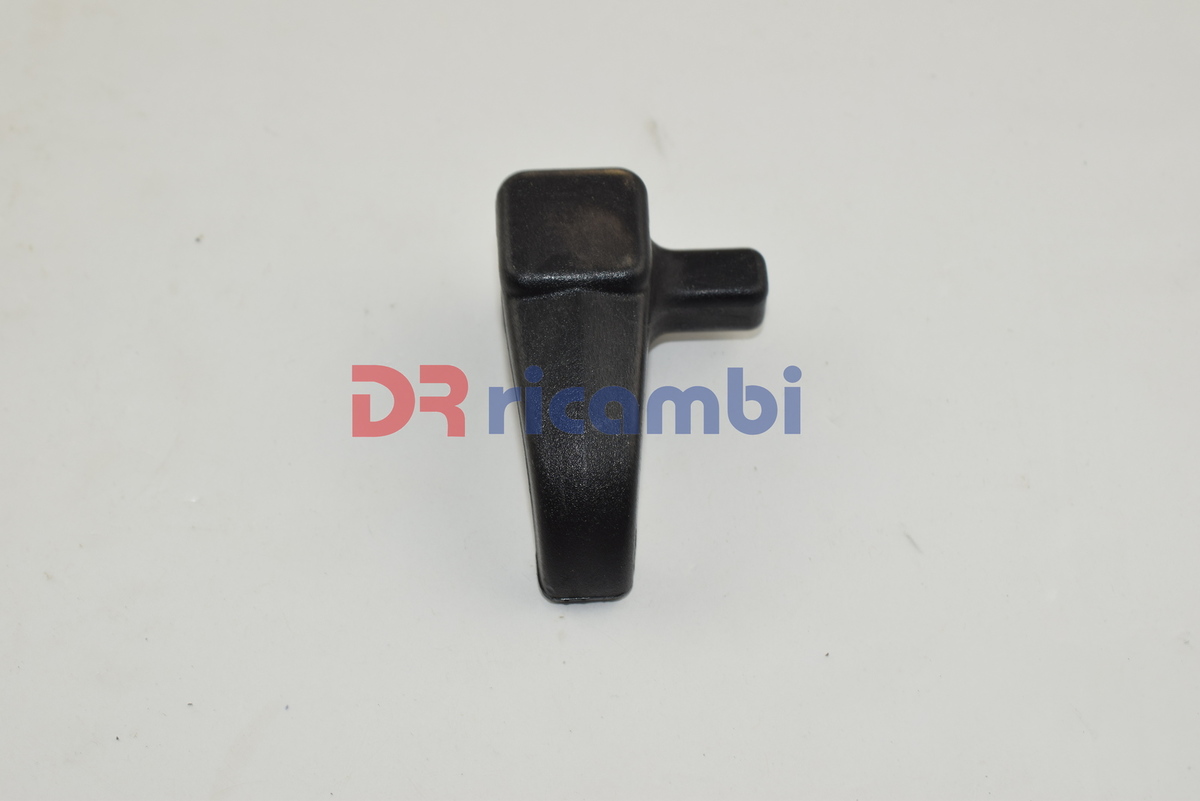 GALLETTO MANIGLIA DEFLETTORE DESTRO FIAT PANDA 30 1° SERIE DR0841