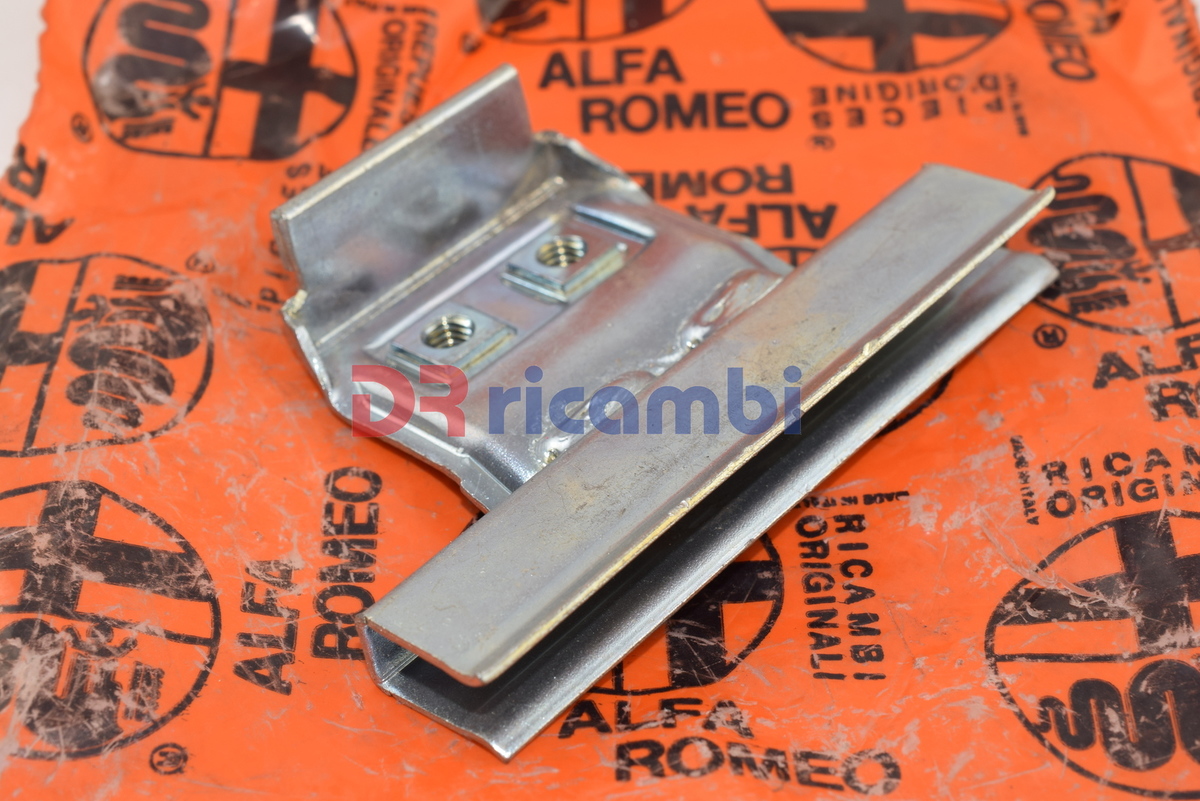 STAFFA SUPPORTO VETRO ALFA ROMEO ALFETTA - ALFA ROMEO 60731088