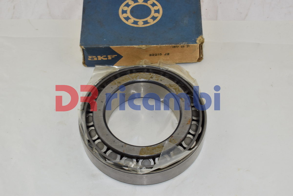 CUSCINETTO A RULLI CONICI IVECO MERCEDES  SCANIA SKF 32215 J2 - D. 75x130x33.25