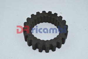 [8556725] INGRANAGGIO CAMBIO MOZZO 1° + RM IVECO 50 55 60 65 70 79 OM40 50 65 616N 8556725