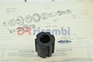 [4032965 ] MOZZO INGRANAGGIO CAMBIO FIAT 500 D F L  4a V.  500 GIARDINIERA FIAT 4032965