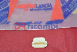 [7622606] MORSETTO BLOCCHETTO CLIP DI FISSAGGIO PANNELLO BATTICALCAGNO - FIAT 7622606