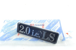 [82486364] LOGO FREGIO SIGLA MODELLO SCRITTA STEMMA &quot; 2.0 I.E. LS &quot; LANCIA DEDRA - 82486364